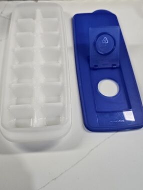 Tupperware Fresh & Pure Ice Cube Tray.